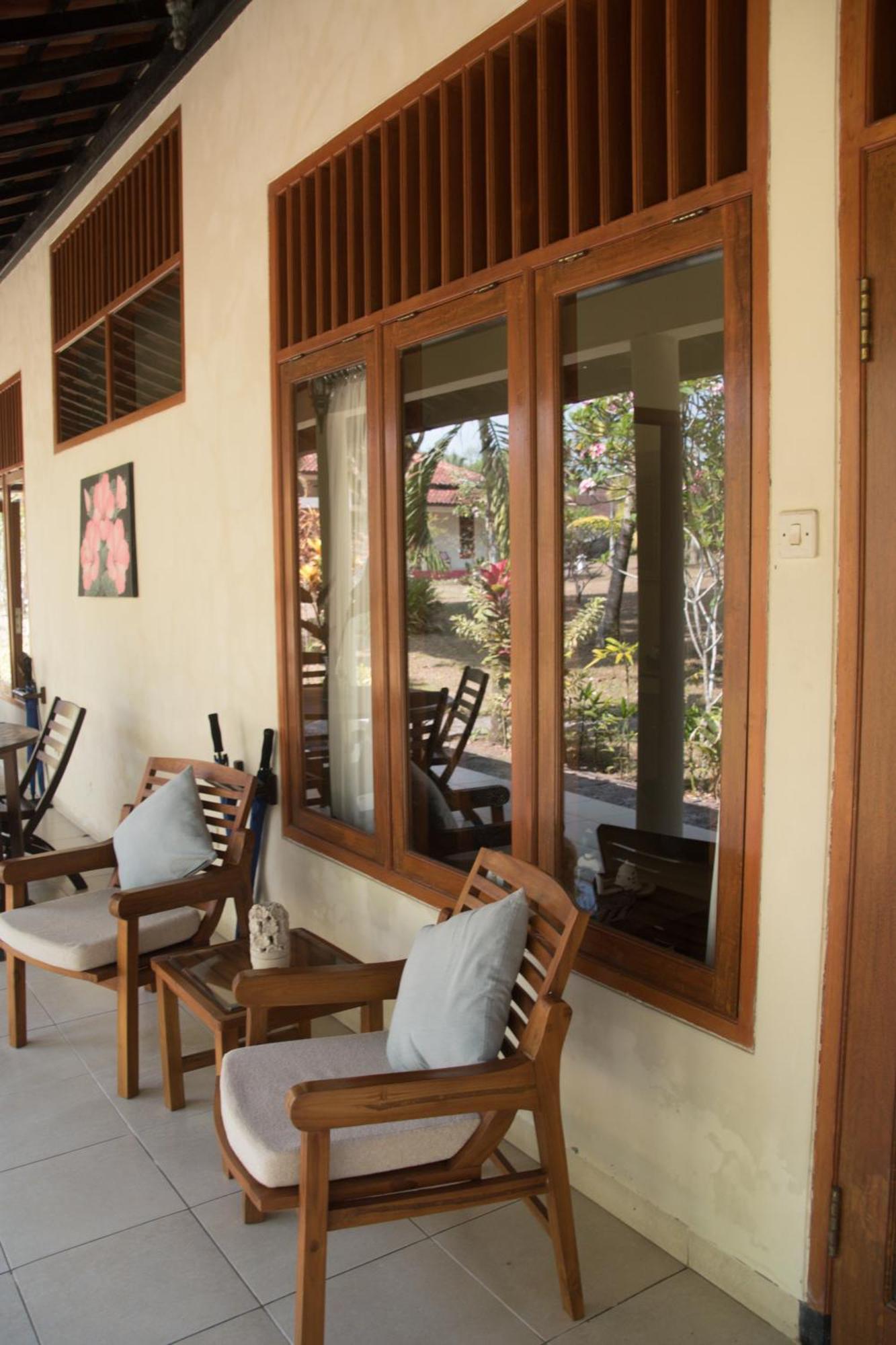 Guesthouse Rumah Senang Kalibaru Ngoại thất bức ảnh