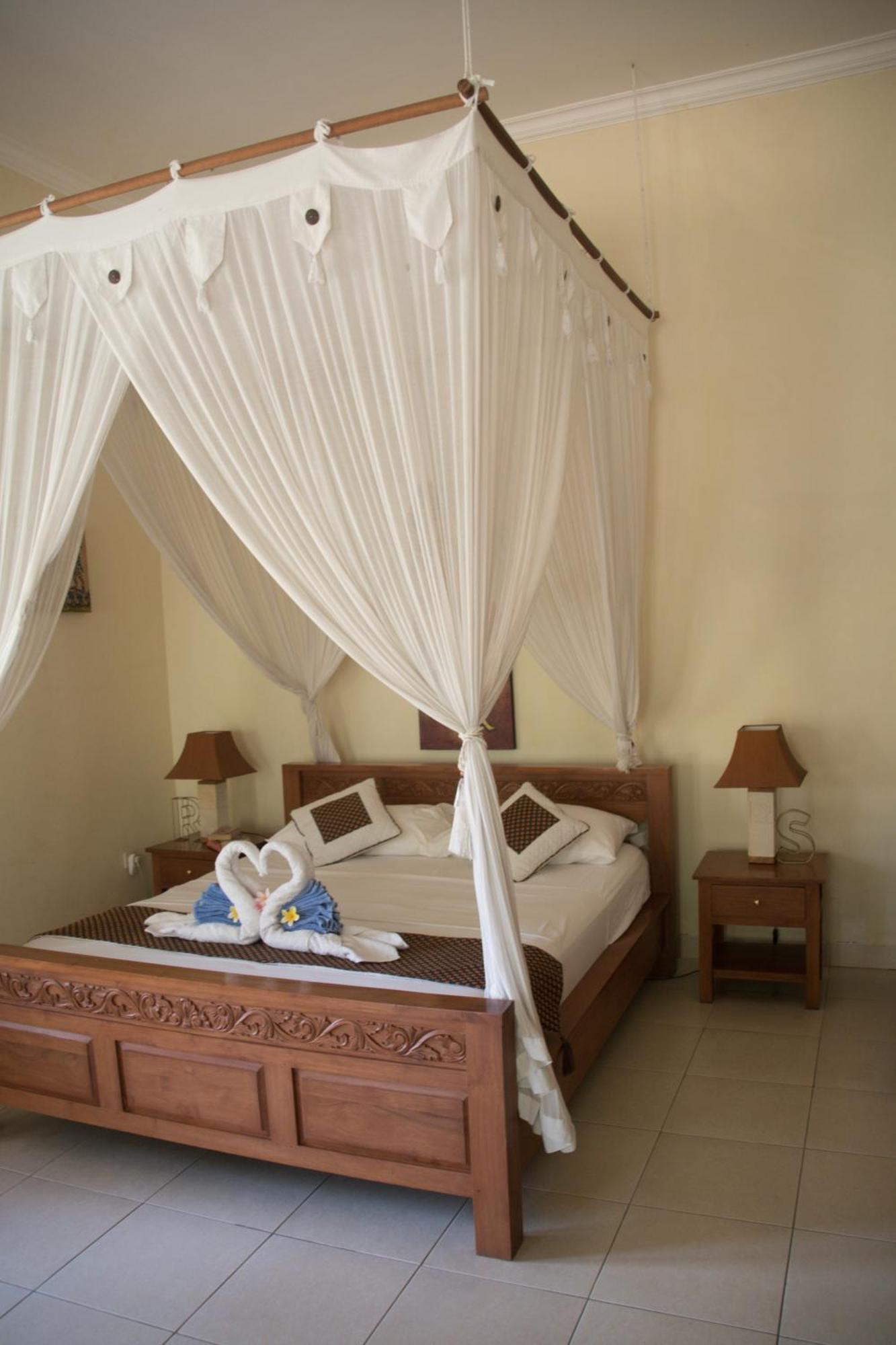 Guesthouse Rumah Senang Kalibaru Ngoại thất bức ảnh
