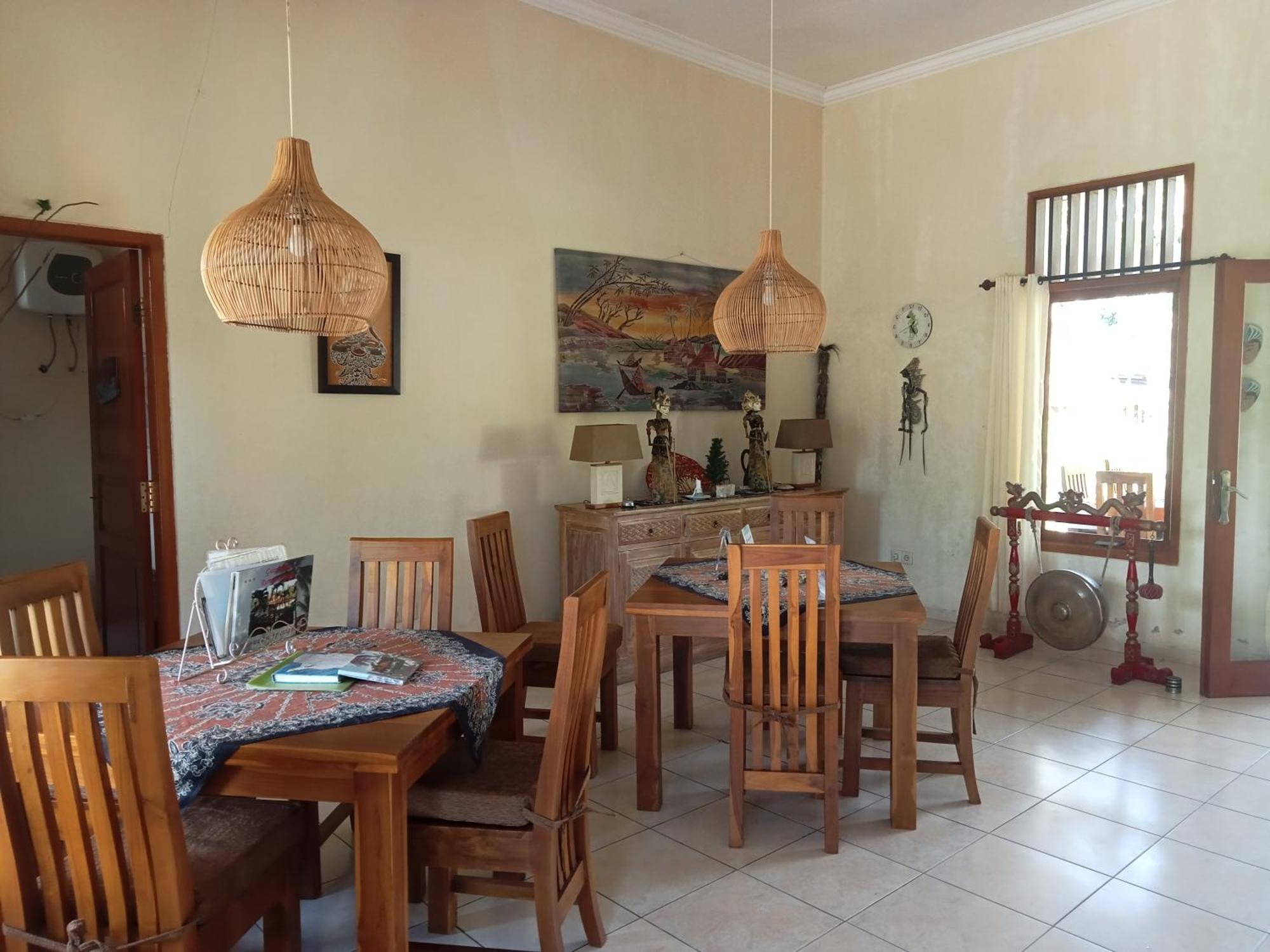 Guesthouse Rumah Senang Kalibaru Ngoại thất bức ảnh