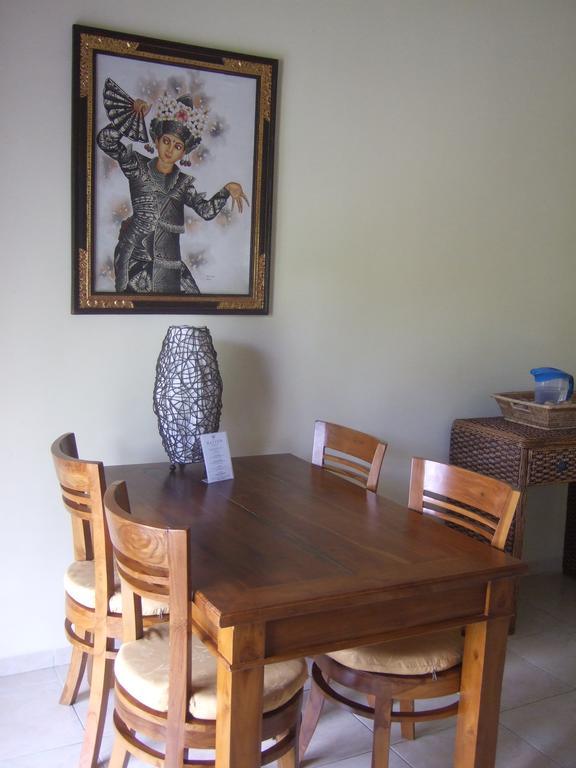 Guesthouse Rumah Senang Kalibaru Ngoại thất bức ảnh
