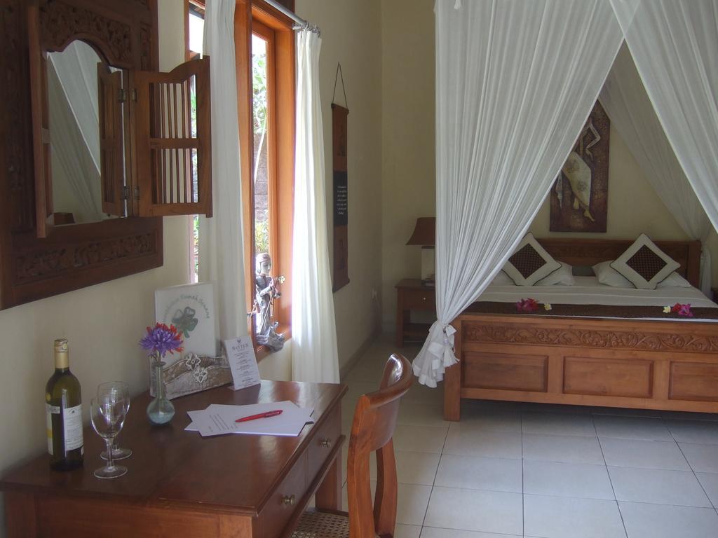 Guesthouse Rumah Senang Kalibaru Ngoại thất bức ảnh