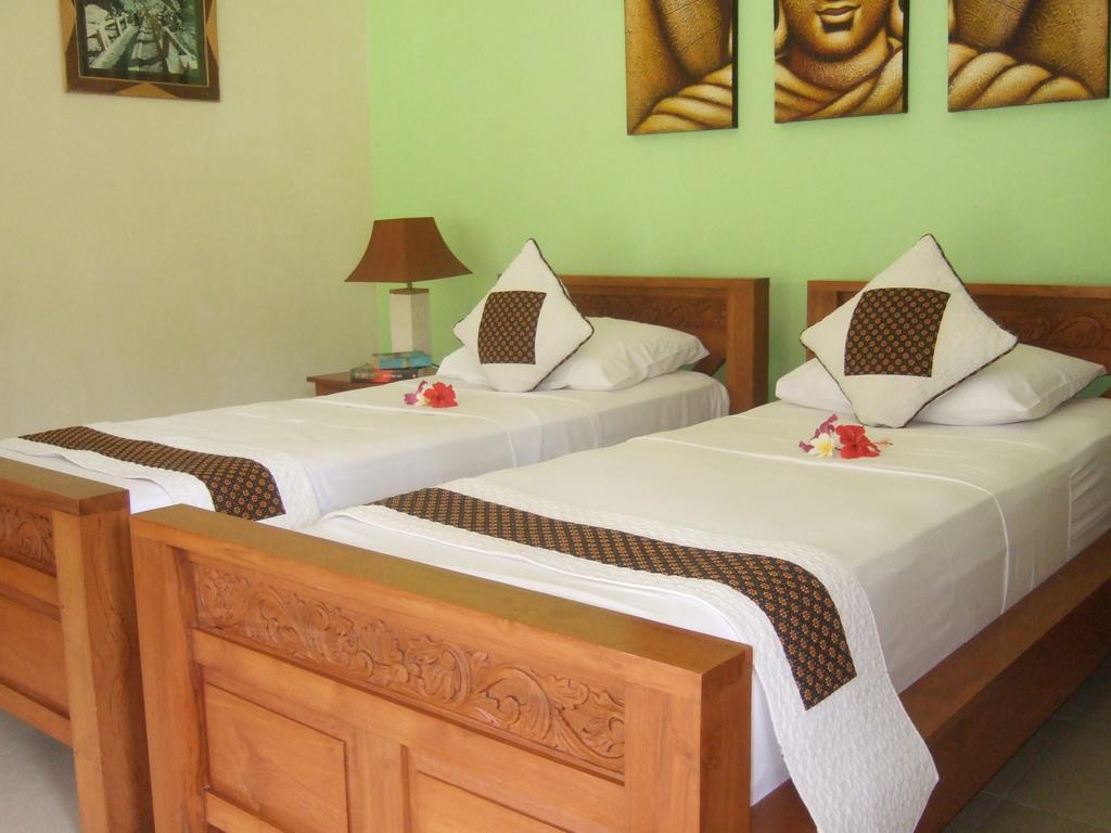 Guesthouse Rumah Senang Kalibaru Ngoại thất bức ảnh