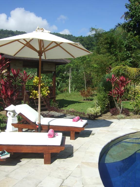 Guesthouse Rumah Senang Kalibaru Ngoại thất bức ảnh
